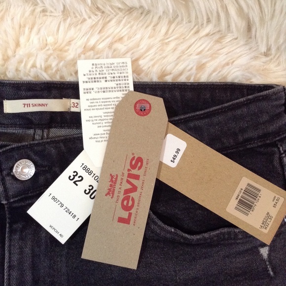 🎉Levi's Skinny Ripped Knee Design - Picture 8 of 8